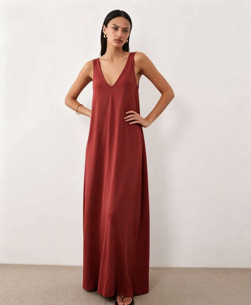 V-neck detail front view Haideyu private label wine red loose sleeveless maxi slip dress custom sizing women long dress