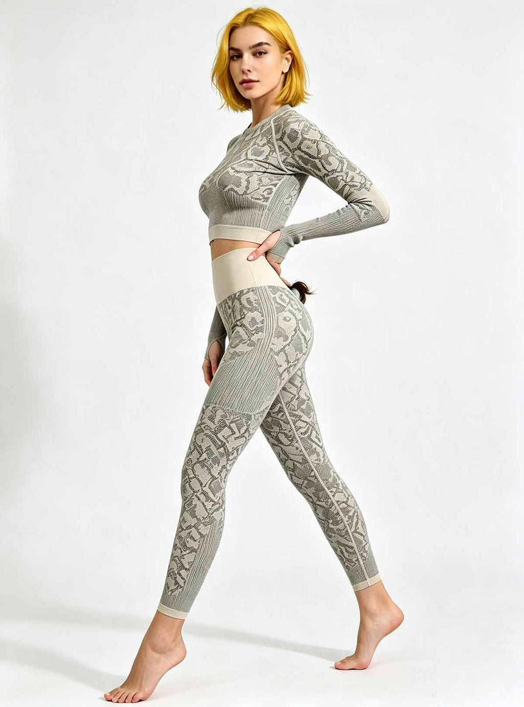 Haideyu ladies snake skin print athletic set with thumb hole cuffs, soft elastic active‑wear, personalised gym apparel OEM ODM manufacturing