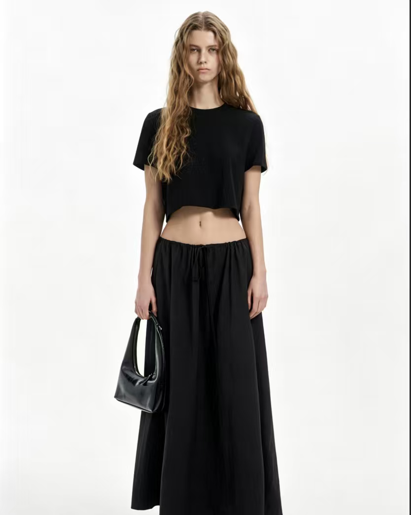 hdfish black cropped t-shirt and flowy maxi skirt set, minimalist casual outfit for daily wear